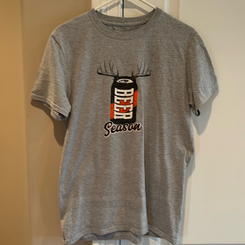 Men’s Short Sleeve T-shirt Size Medium
“Beer Season” with deer antlers